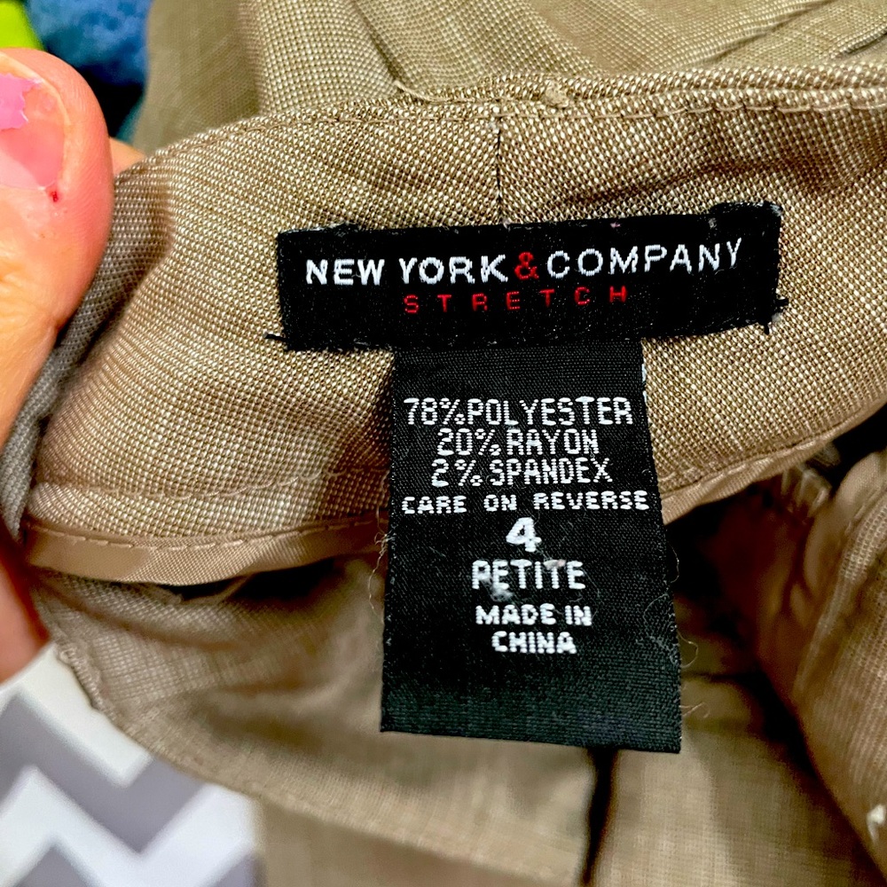 Brown New York and company size 4p